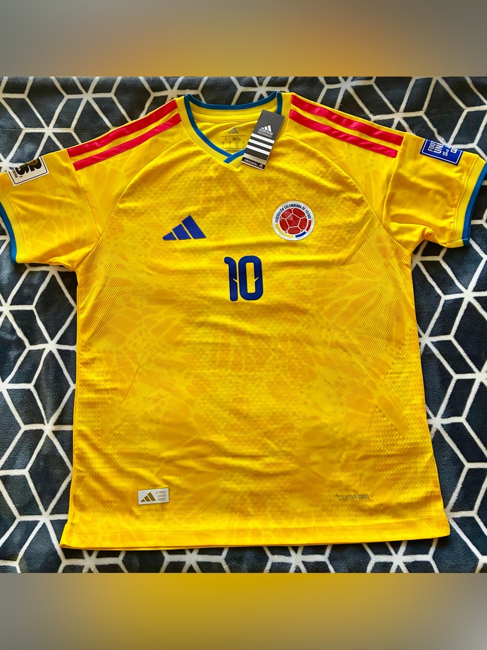 WORLD CUP 2026 COLOMBIA SOCCER TEAM JERSEY - NWT